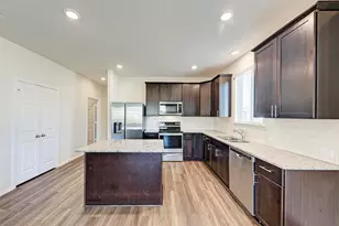 201 Pivot Dr, Taylor, TX 76574 - Photo 7