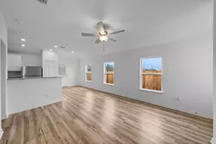 18316 Stellers Sea St, Elgin, TX 78621 - Photo 3