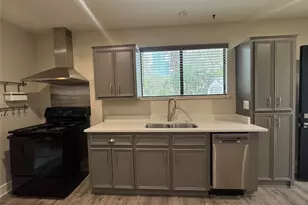 1005 Willow St, Austin, TX 78702 - Photo 5