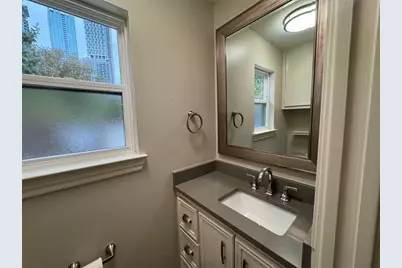 1005 Willow Street #B, Austin, TX 78702 - Photo 9