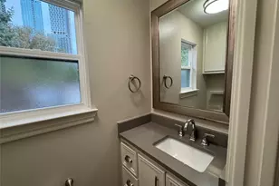 1005 Willow St, Austin, TX 78702 - Photo 9