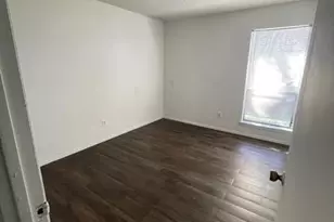 1101 Bois D'Arc St, Lockhart, TX 78644 - Photo 5