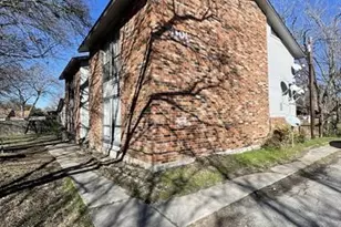 1101 Bois D'Arc St, Lockhart, TX 78644 - Photo 7