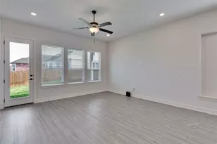 11609 Dillon Fls Dr, Austin, TX 78747 - Photo 9