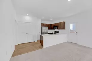 2812 Dezmond Diamond Ct, Pflugerville, TX 78660 - Photo 5