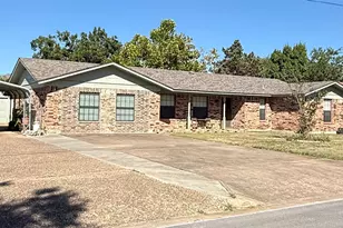 205 Parkway Dr, Cedar Park, TX 78613 - Photo 1