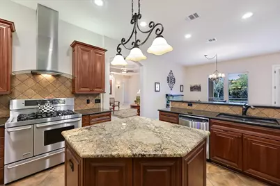 2609 Camel Trail, New Braunfels, TX 78132 - Photo 15