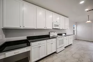 401 Bandara Woods Blvd, Elgin, TX 78621 - Photo 5