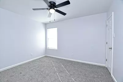 401 Bandara Woods Boulevard, Elgin, TX 78621 - Photo 15