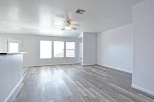 401 Bandara Woods Blvd, Elgin, TX 78621 - Photo 7