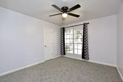 401 Bandara Woods Boulevard, Elgin, TX 78621 - Photo 13
