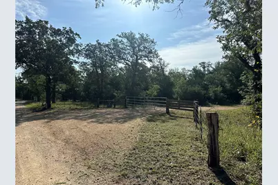 650 Coastal Lane, Luling, TX 78648 - Photo 15