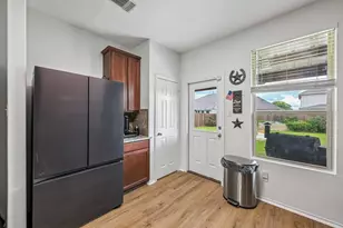 216 La Dera Dr, Liberty Hill, TX 78642 - Photo 7