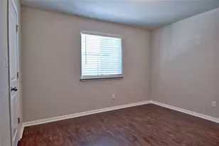 317 Clearlake Dr, Hutto, TX 78634 - Photo 21