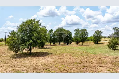 2063 N Magnolia Avenue, Luling, TX 78648 - Photo 11
