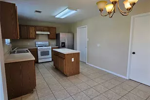 221 Primrose Blvd, Kyle, TX 78640 - Photo 13