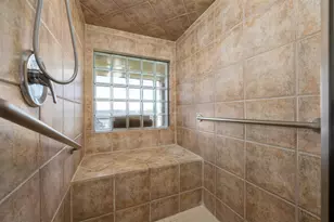 12609 Lyndon Dr, Austin, TX 78732 - Photo 17
