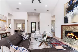 37 Autumn Oaks Dr, The Hills, TX 78738 - Photo 3