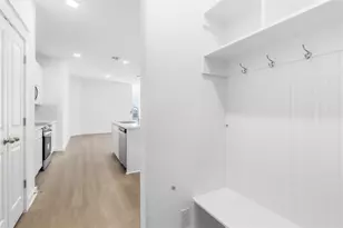 242 Seattle Slew Dr, Jarrell, TX 76537 - Photo 7