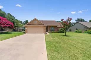 106 Stacey Ln, Georgetown, TX 78628 - Photo 7