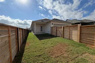 121 Rock Daisy Trl, Hutto, TX 78634 - Photo 9
