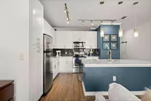 1900 Barton Springs Rd, Austin, TX 78704 - Photo 19