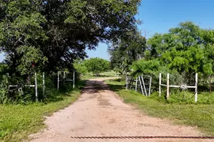204 Lagitos Ln, Llano, TX 78643 - Photo 3