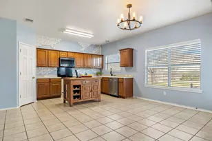 114 Almquist St, Hutto, TX 78634 - Photo 9