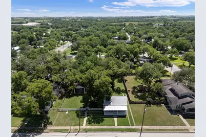 916 N Avenue E Avenue E, Shiner, TX 77984 - Photo 21