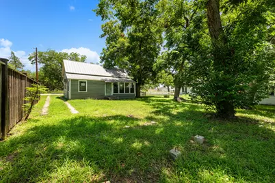 916 N Avenue E Avenue E, Shiner, TX 77984 - Photo 19
