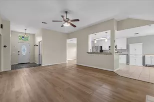 206 Evergreen Cir, Georgetown, TX 78626 - Photo 5