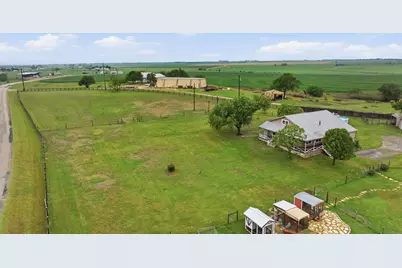 1000 County Road 458, Coupland, TX 78615 - Photo 33