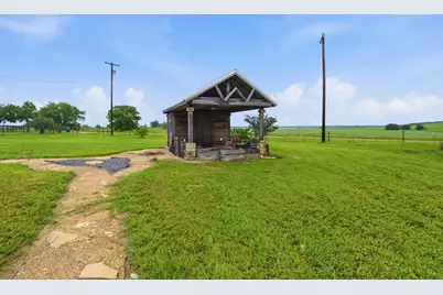 1000 County Road 458, Coupland, TX 78615 - Photo 25