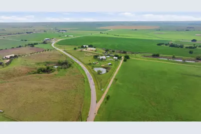 1000 County Road 458, Coupland, TX 78615 - Photo 37