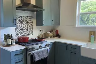 1233 Delano St, Austin, TX 78721 - Photo 7