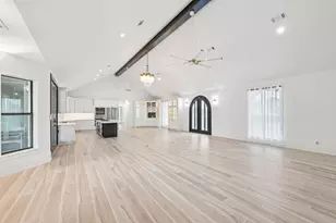 125 Carriage Ct, Bastrop, TX 78602 - Photo 7