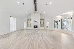 125 Carriage Ct, Bastrop, TX 78602 - Photo 5