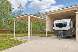 125 Carriage Ct, Bastrop, TX 78602 - Photo 37