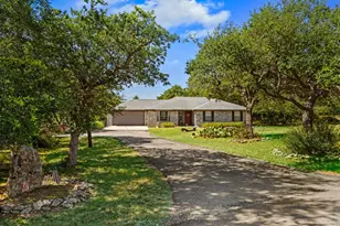 2111 Stallion Springs Dr, Fischer, TX 78623 - Photo 3