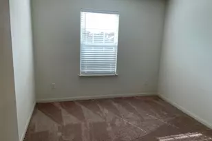 18812 Speculator Ln, Elgin, TX 78621 - Photo 17