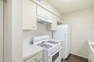 2319 Greenfield Pkwy, Austin, TX 78741 - Photo 7