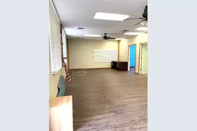 301 Bishop Street, Smithville, TX 78957 - Photo 7