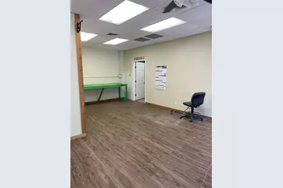 301 Bishop Street, Smithville, TX 78957 - Photo 3