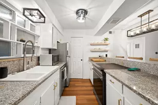 2208 Enfield Rd, Austin, TX 78703 - Photo 5