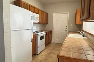 126 Sandstone Dr, Jarrell, TX 76537 - Photo 3