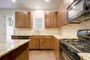 2933 E Martin Luther King Jr Blvd, Austin, TX 78702 - Photo 11