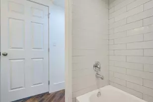 110 S Main St, Elgin, TX 78621 - Photo 11