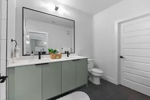 2500 Longview St, Austin, TX 78705 - Photo 13