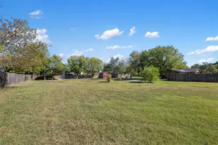 1802 Bumblebee Dr, Pflugerville, TX 78660 - Photo 27