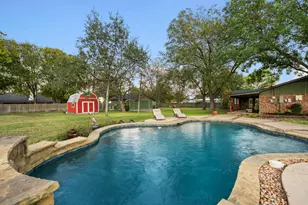 1802 Bumblebee Dr, Pflugerville, TX 78660 - Photo 23